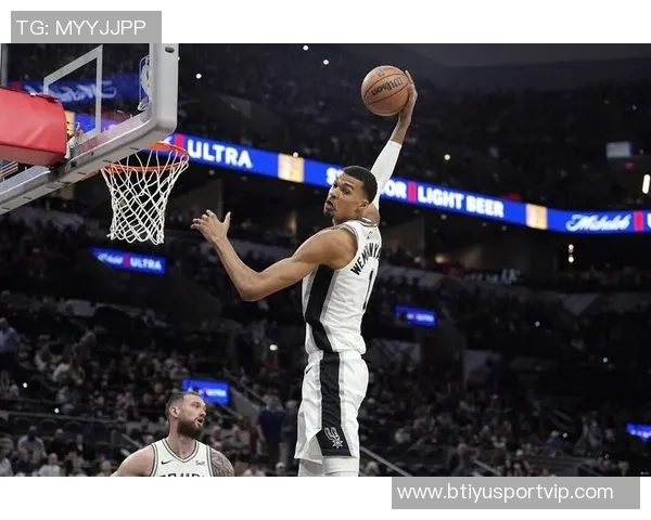 文班亚马狂砍39分9篮板3助攻2盖帽末节独得12分助球队致胜